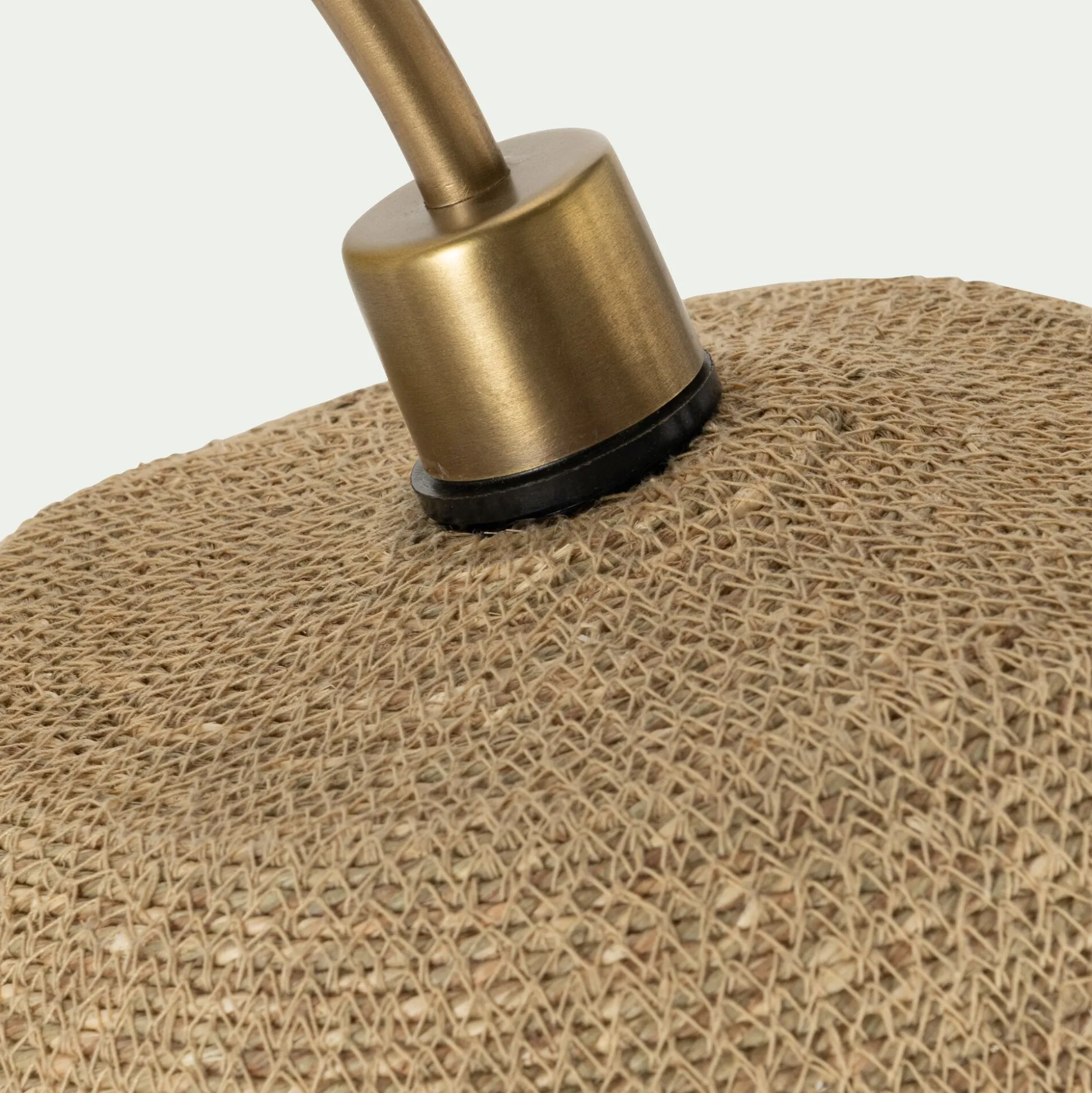 Applique murale électrifiée en métal et jonc de mer H72cm - doré