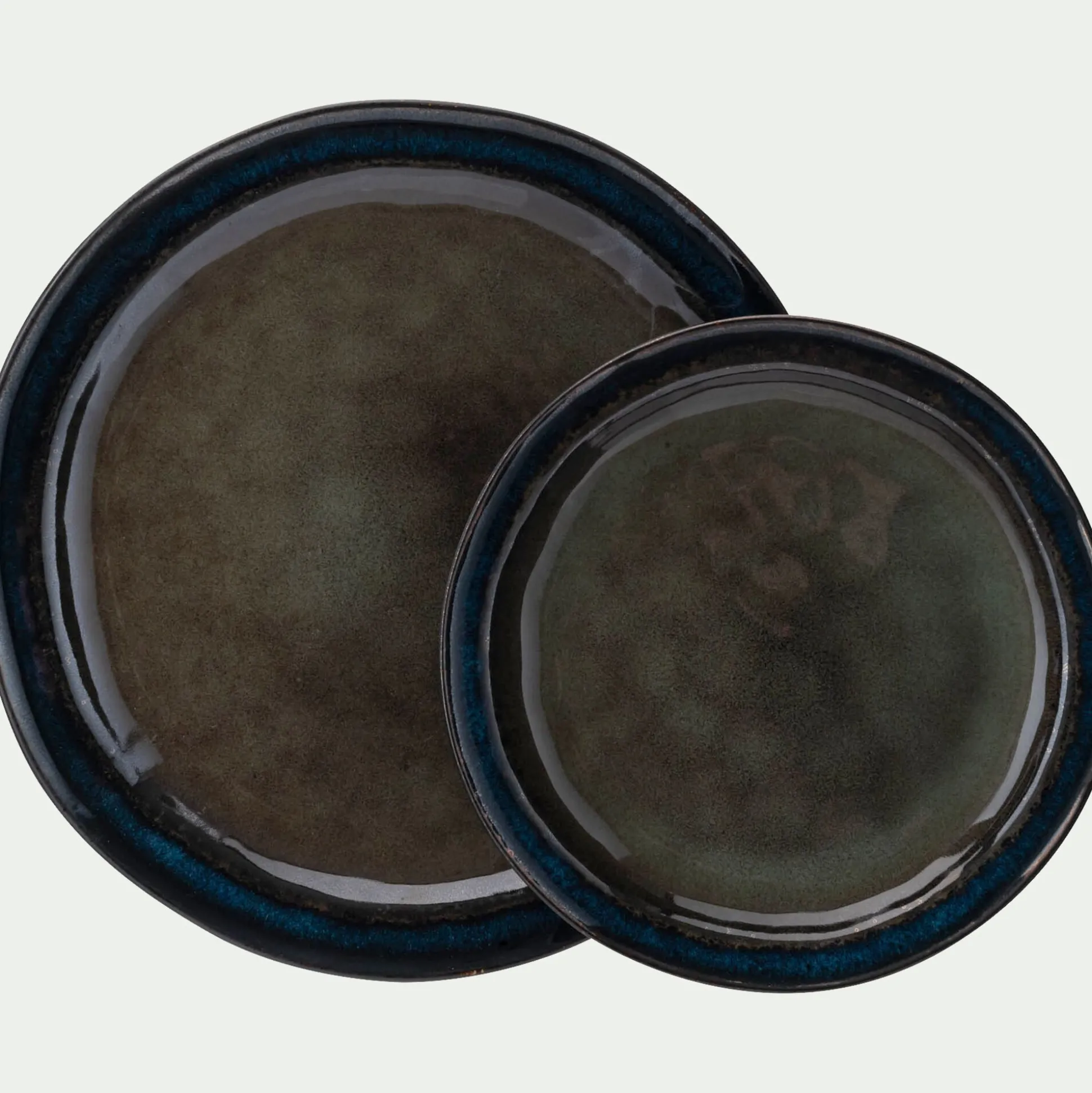 Assiette à dessert en grès D20,5cm - vert cèdre