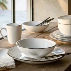 Assiette plate en grès avec liseré noir D26,8cm - blanc