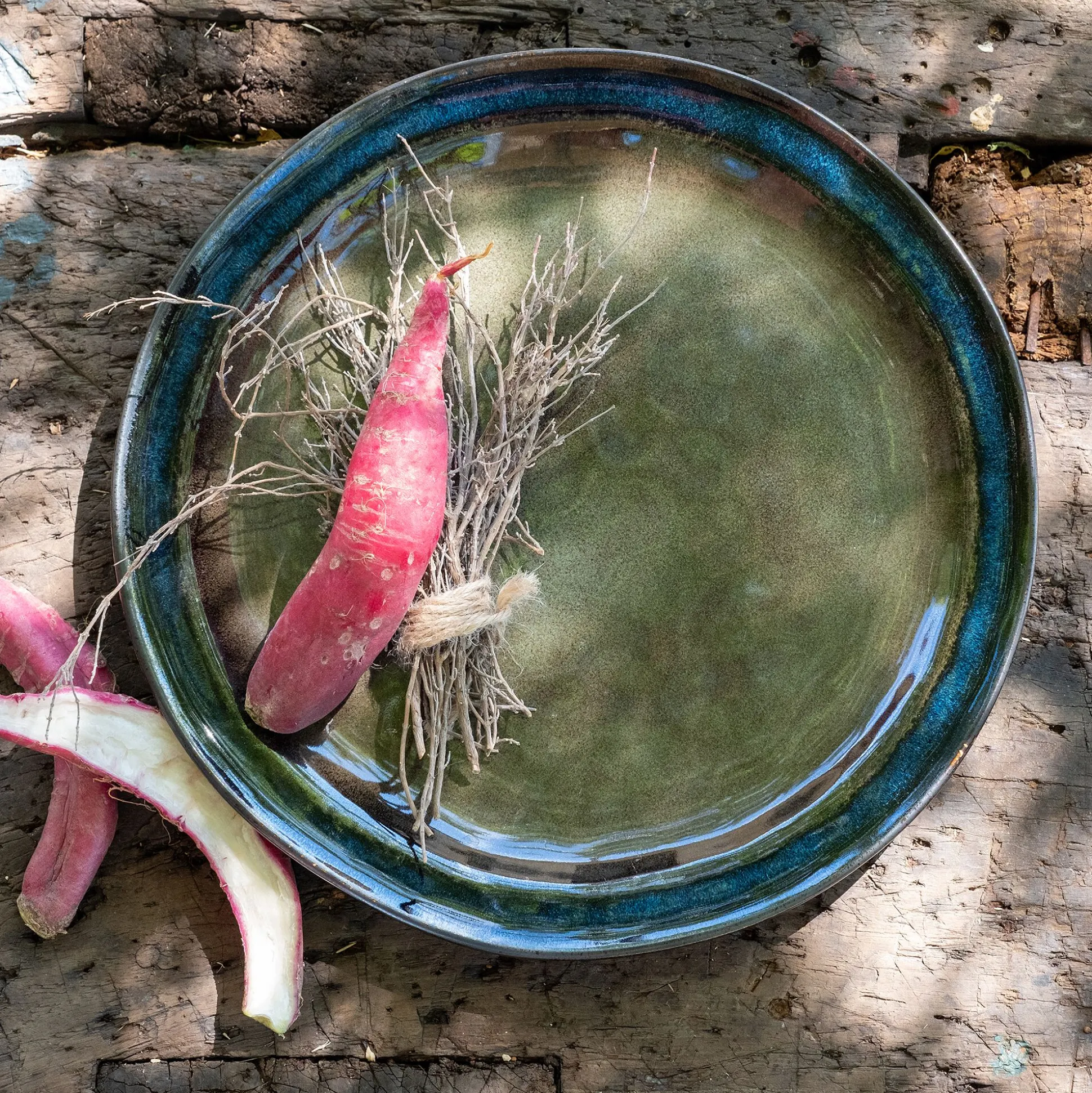 Assiette plate en grès D27cm - vert cèdre