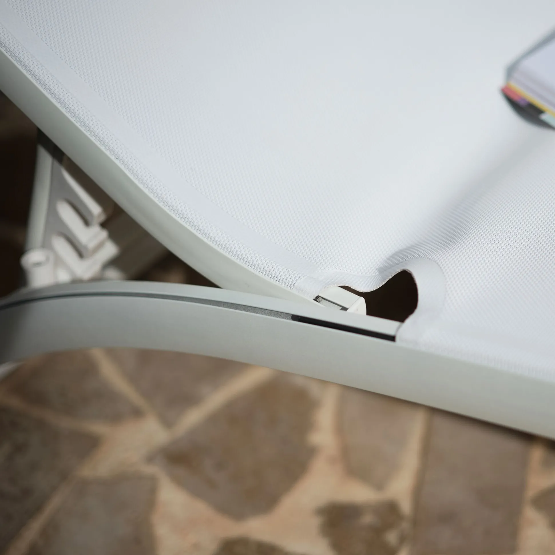 Bain de soleil en aluminium et textilène - blanc