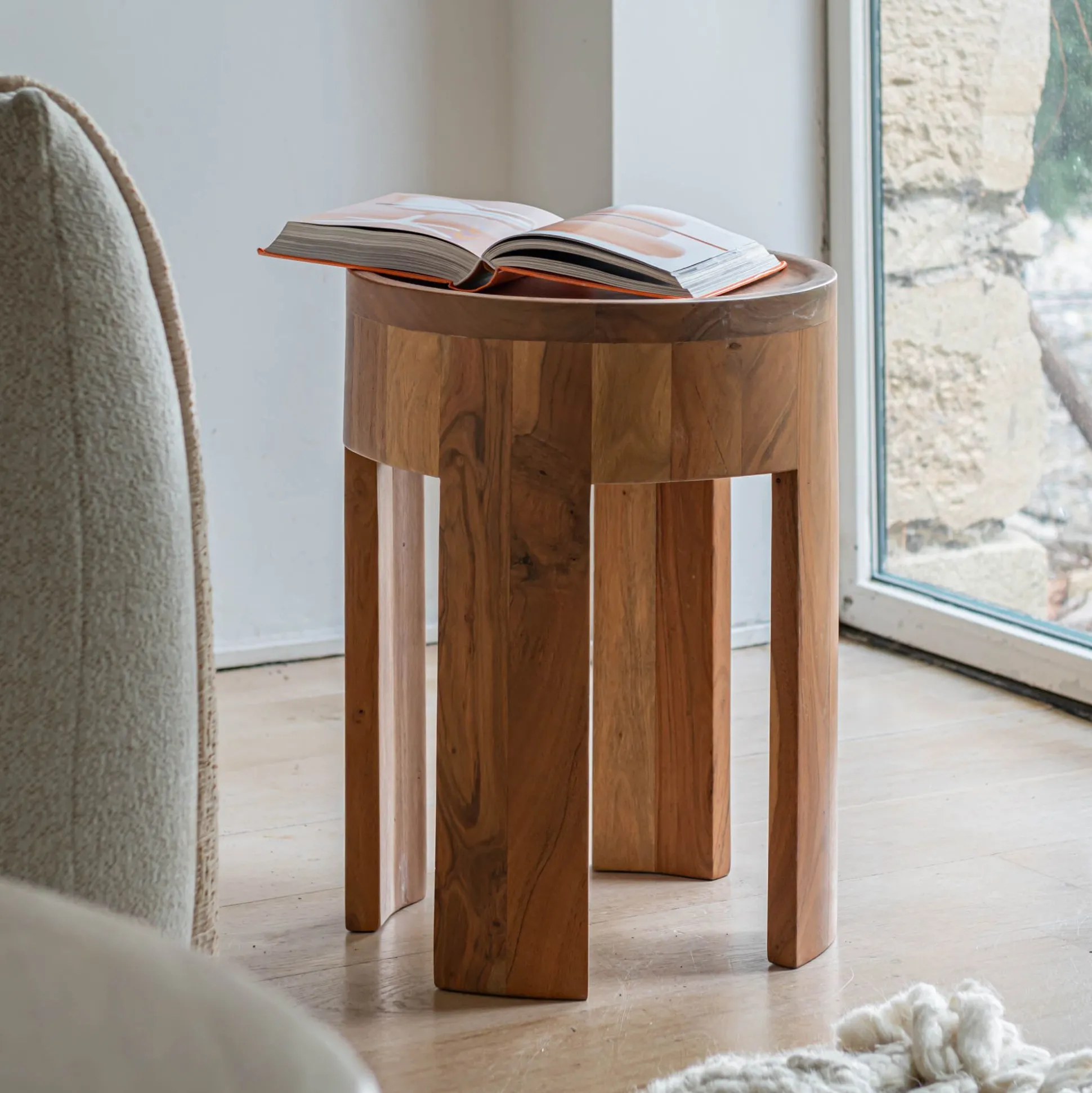 bout de canapé en acacia D35xH45cm - naturel