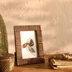 Cadre photo en bois de manguier strié 16x20,5cm - bois foncé