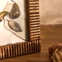 Cadre photo en bois de manguier strié 16x20,5cm - bois foncé