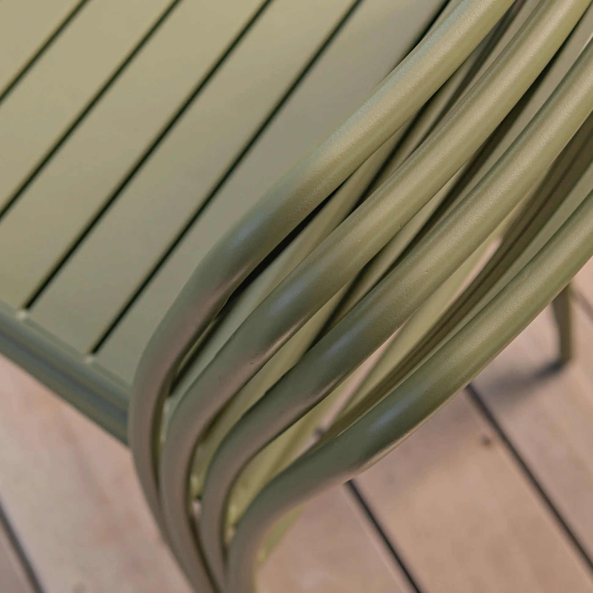Chaise de jardin empilable en acier - vert kaki