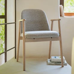 Chaise de repas avec accoudoirs en tissu - gris