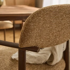 Chaise de repas avec accoudoirs en tissu et acier - brun châtaignier