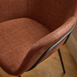 Chaise de repas avec accoudoirs en tissu - brun rustrel