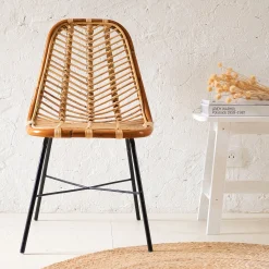 Chaise en rotin et piètement en acier - naturel