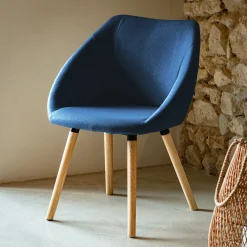 Chaise en tissu avec accoudoirs et piétement naturel - bleu figuerolles