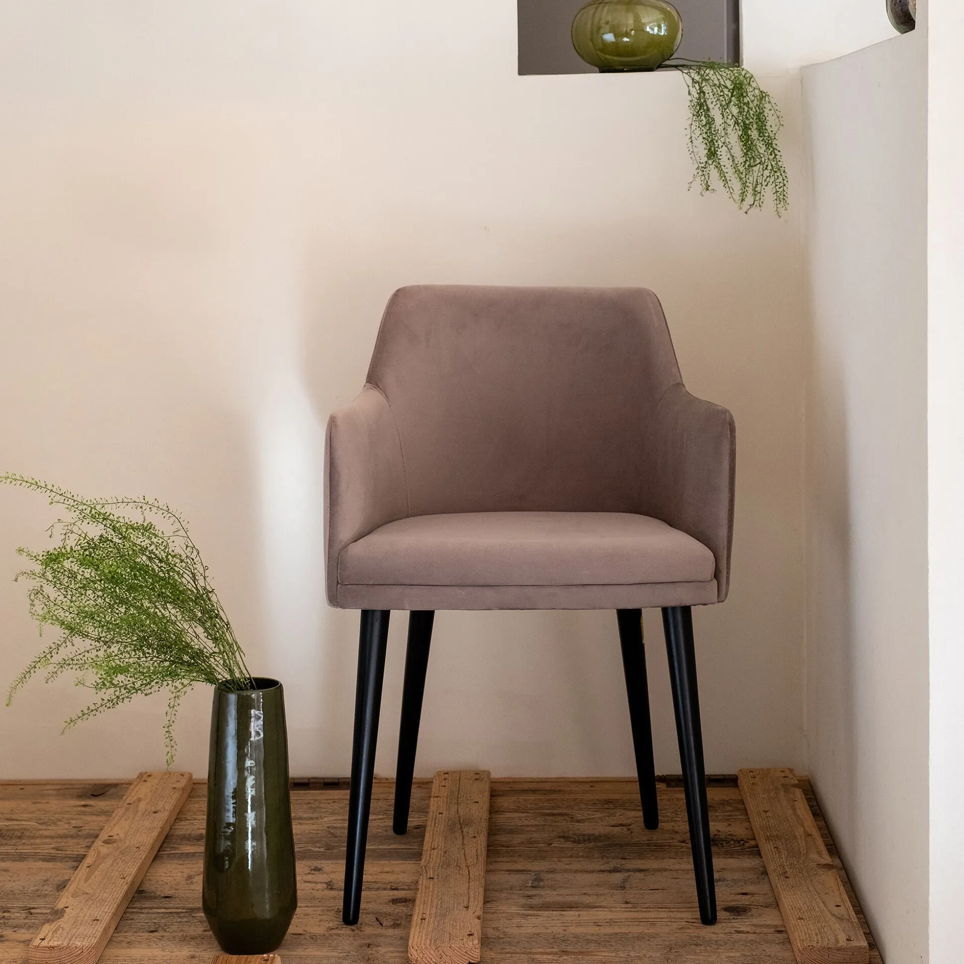 Chaise en tissu effet velours avec accoudoirs - gris