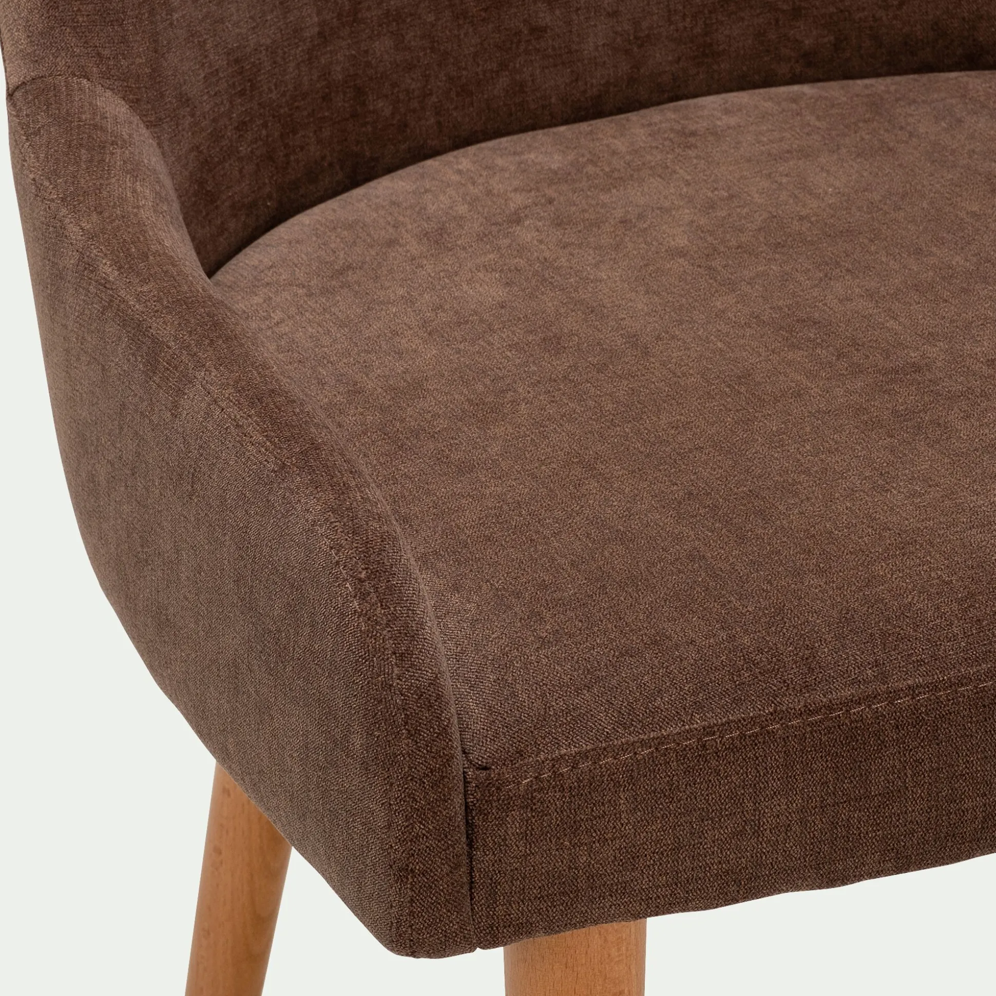 Chaise en tissu effet velours et piètement naturel - marron