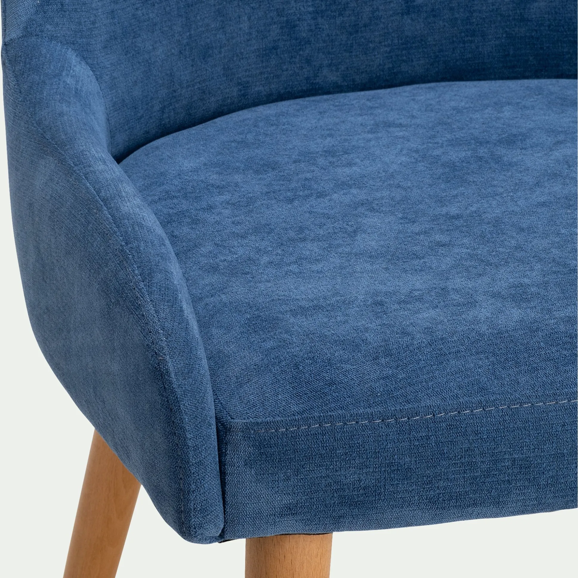 Chaise en tissu effet velours et piètement naturel - bleu