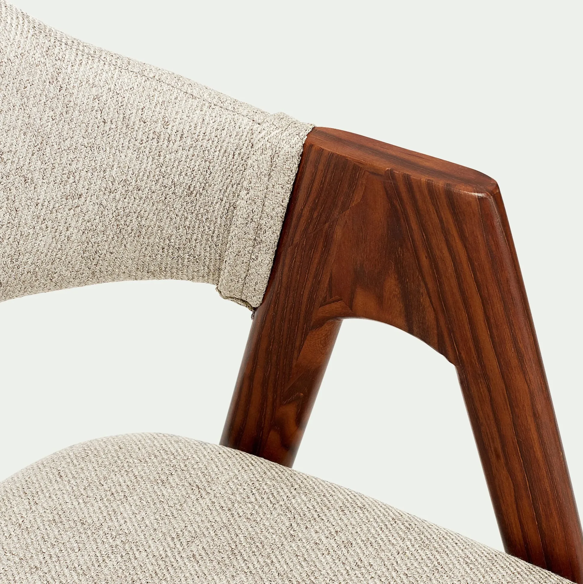 Chaise en tissu et effet bois foncé avec accoudoirs - beige alpilles