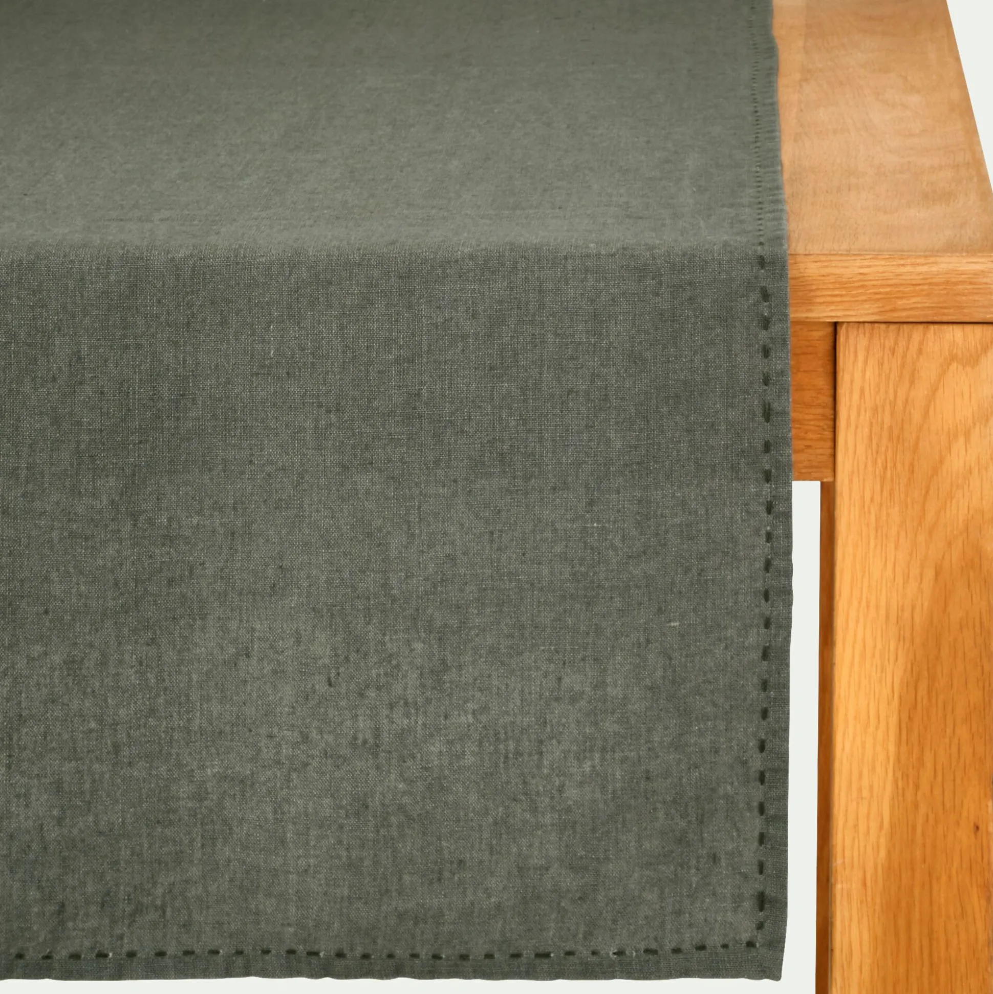 Chemin de table en lin lavé 50x150cm - vert cèdre