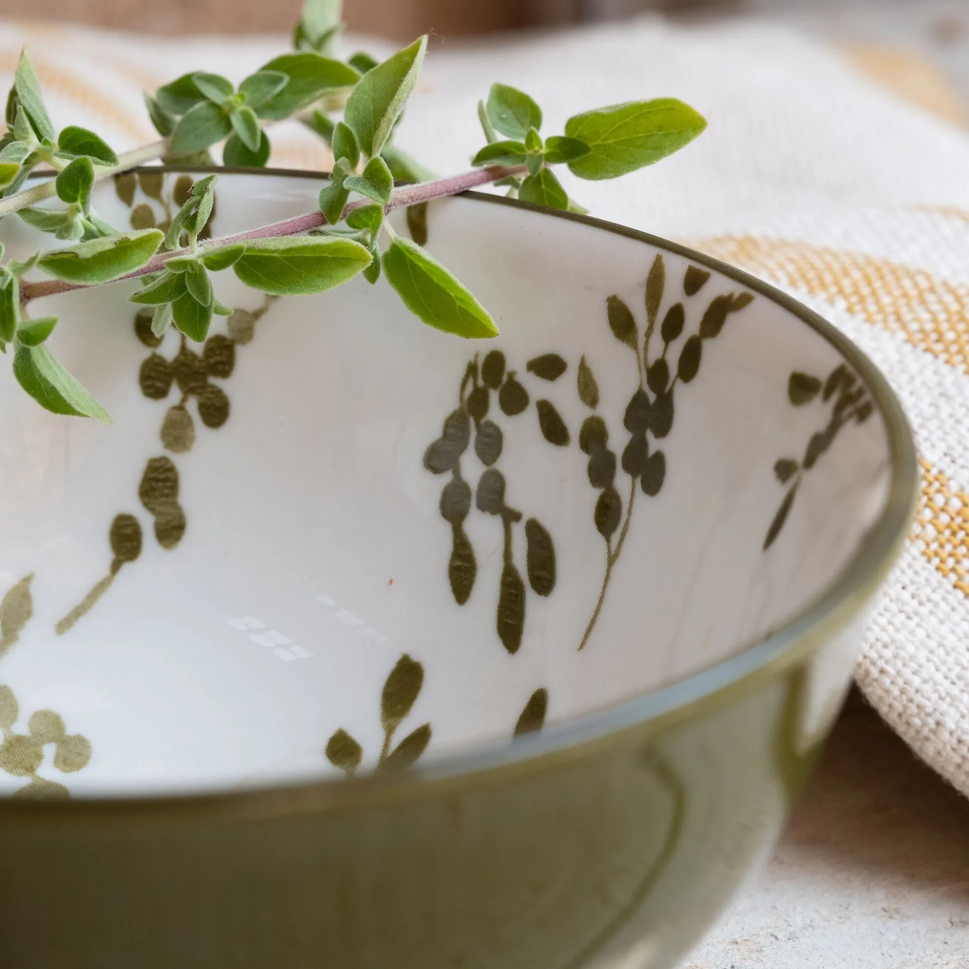 Coupelle motif végétal en porcelaine D11,7cm - vert