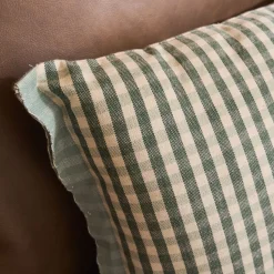 Coussin à carreaux en coton finition volant 30x50cm - bleu