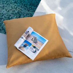 Coussin de jardin en tissu - jaune argan 70x70cm