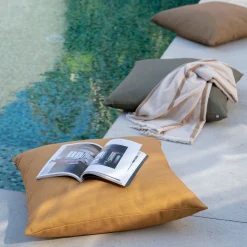 Coussin de jardin en tissu - jaune argan 70x70cm