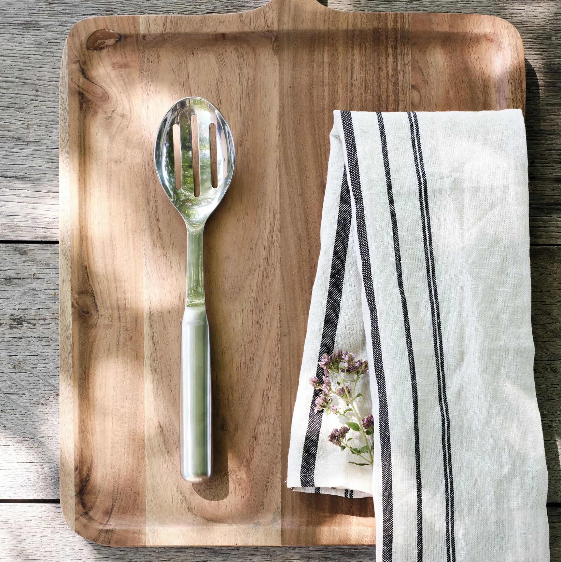 Cuillère de service perforée en inox 28cm - gris métallisé