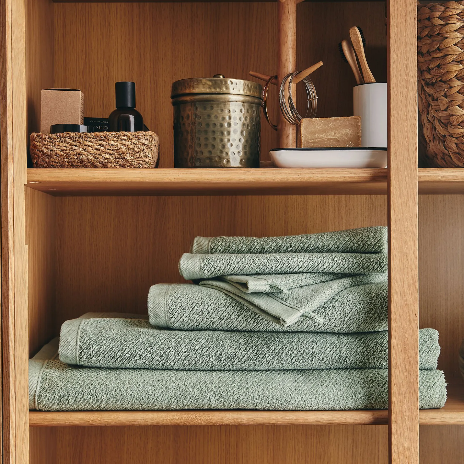 Drap de bain en bouclettes de coton bio 90x150cm - vert olivier