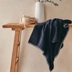 Drap de douche brodé en coton - noir 70x140cm