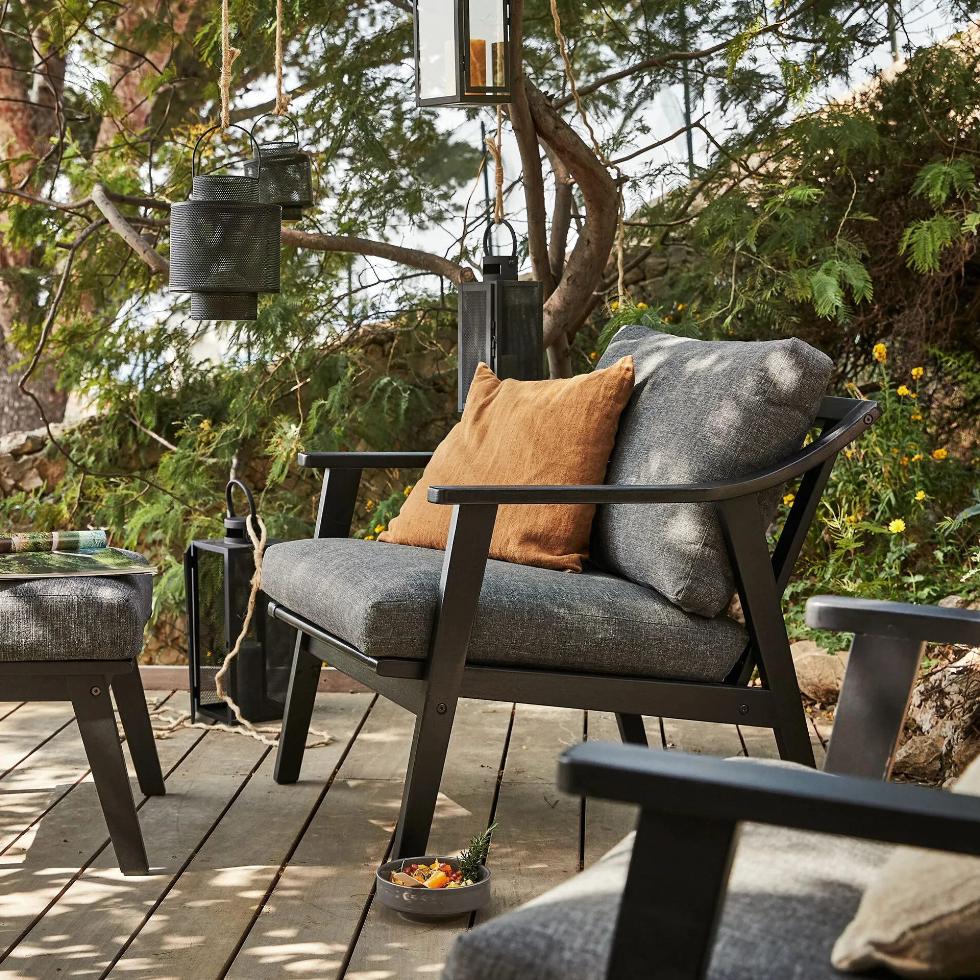 Fauteuil de jardin en bois d'eucalyptus - noir