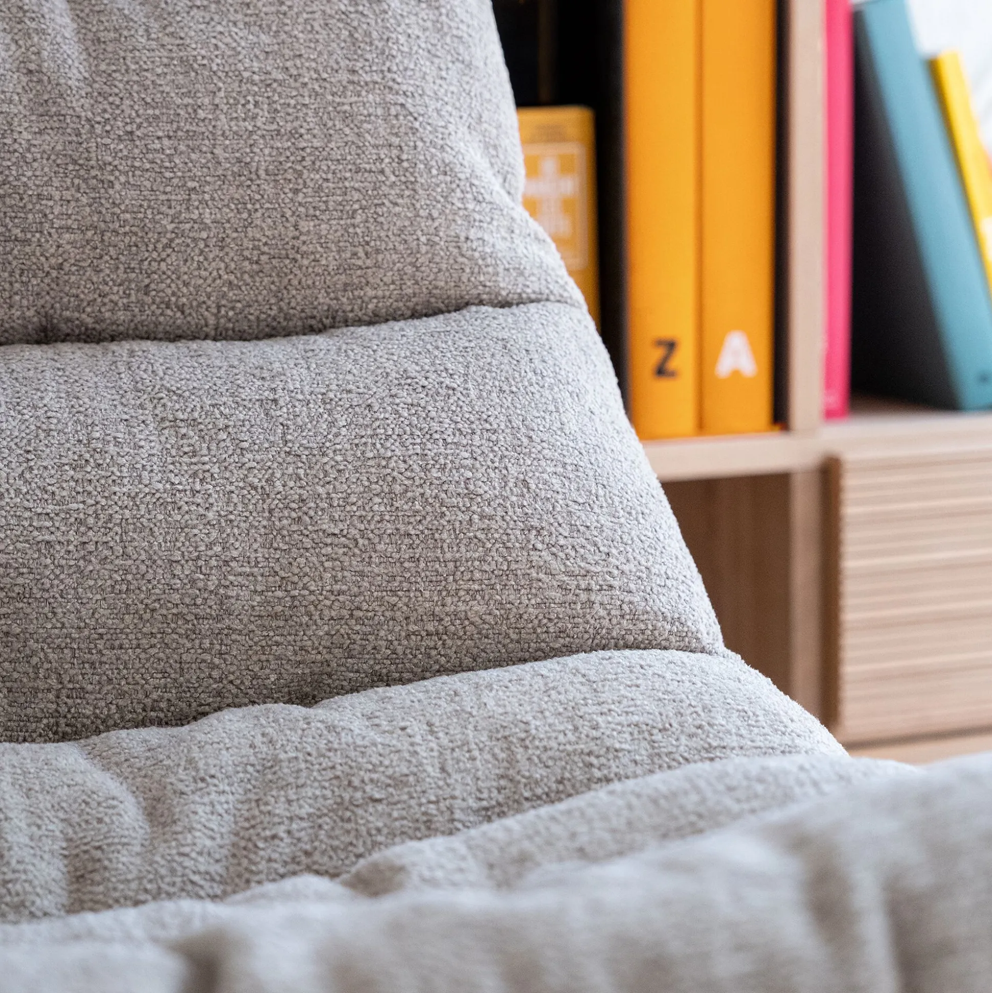 Fauteuil pivotant en tissu - taupe