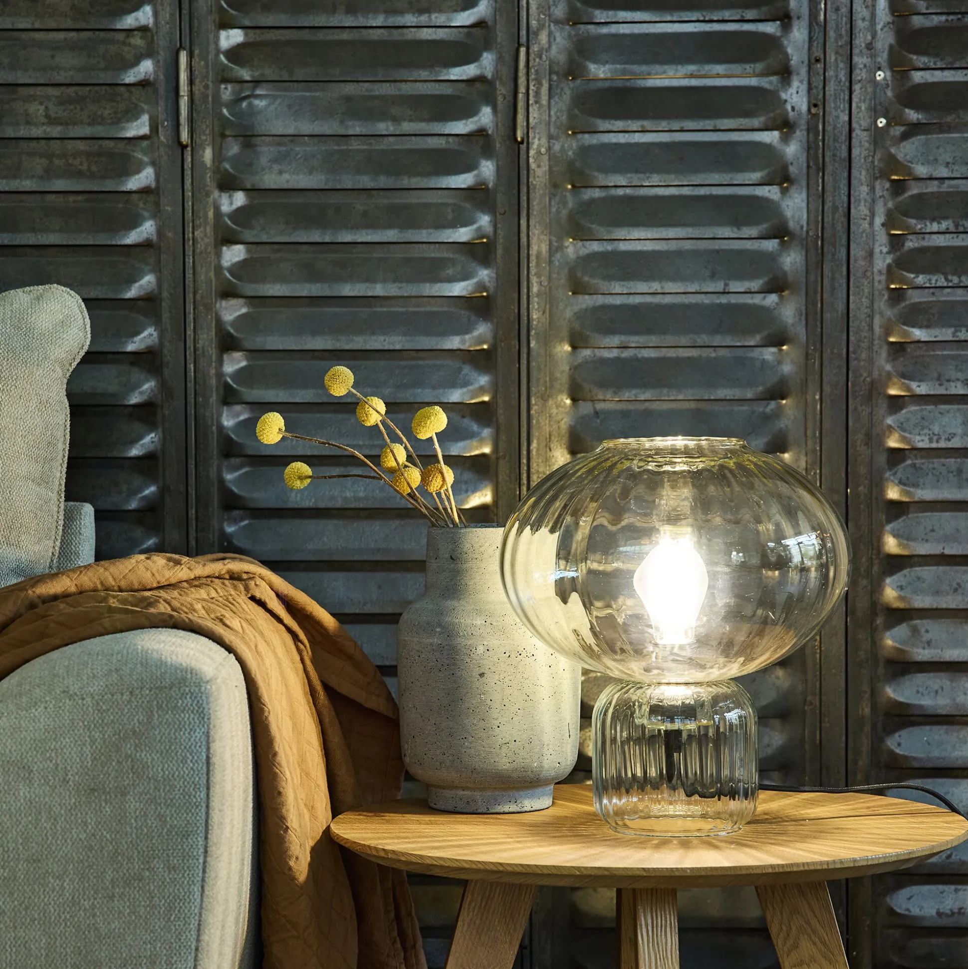 Lampe à poser en verre strié D27cm - transparent