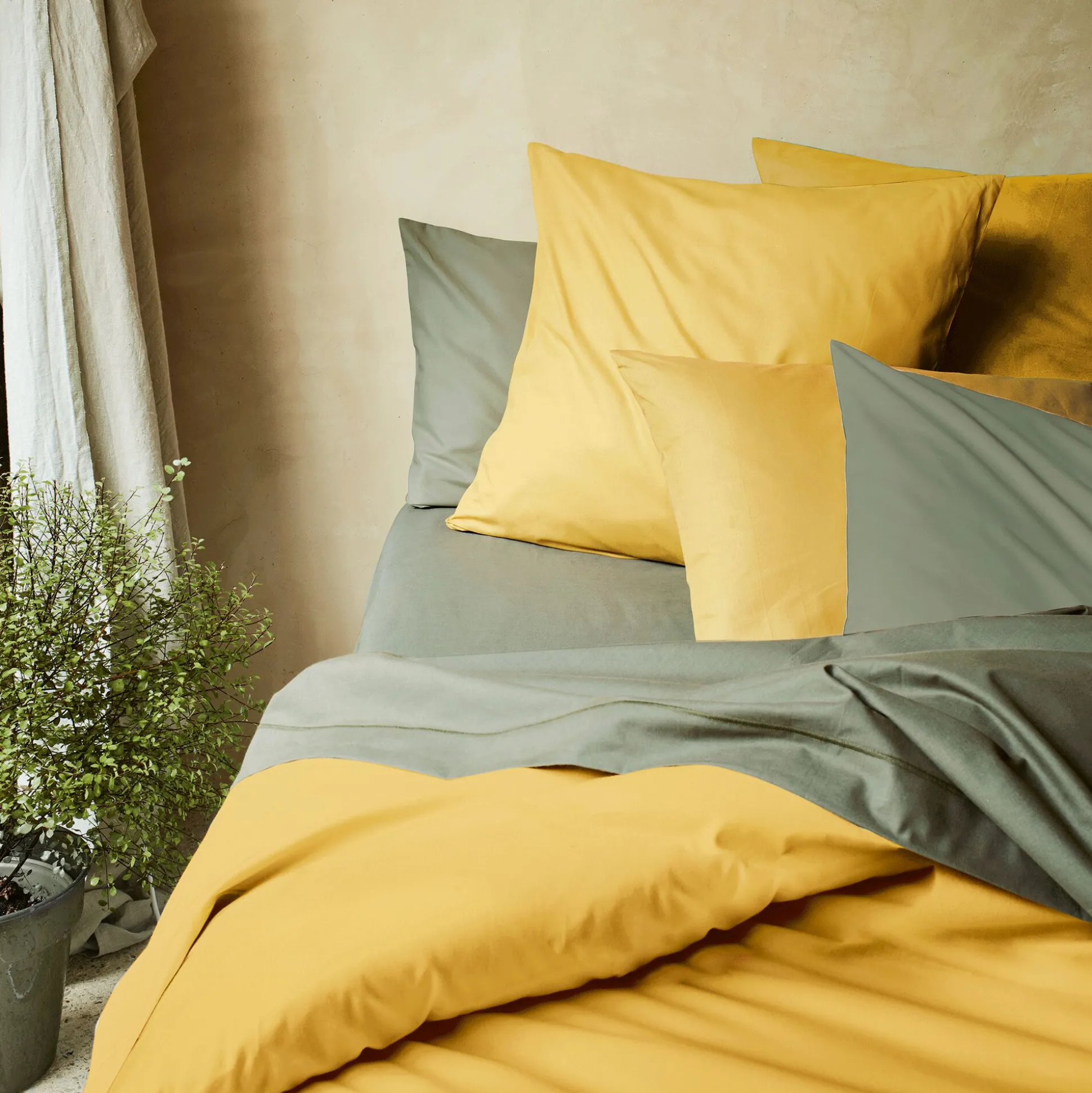 Linge de lit uni en coton - jaune genet