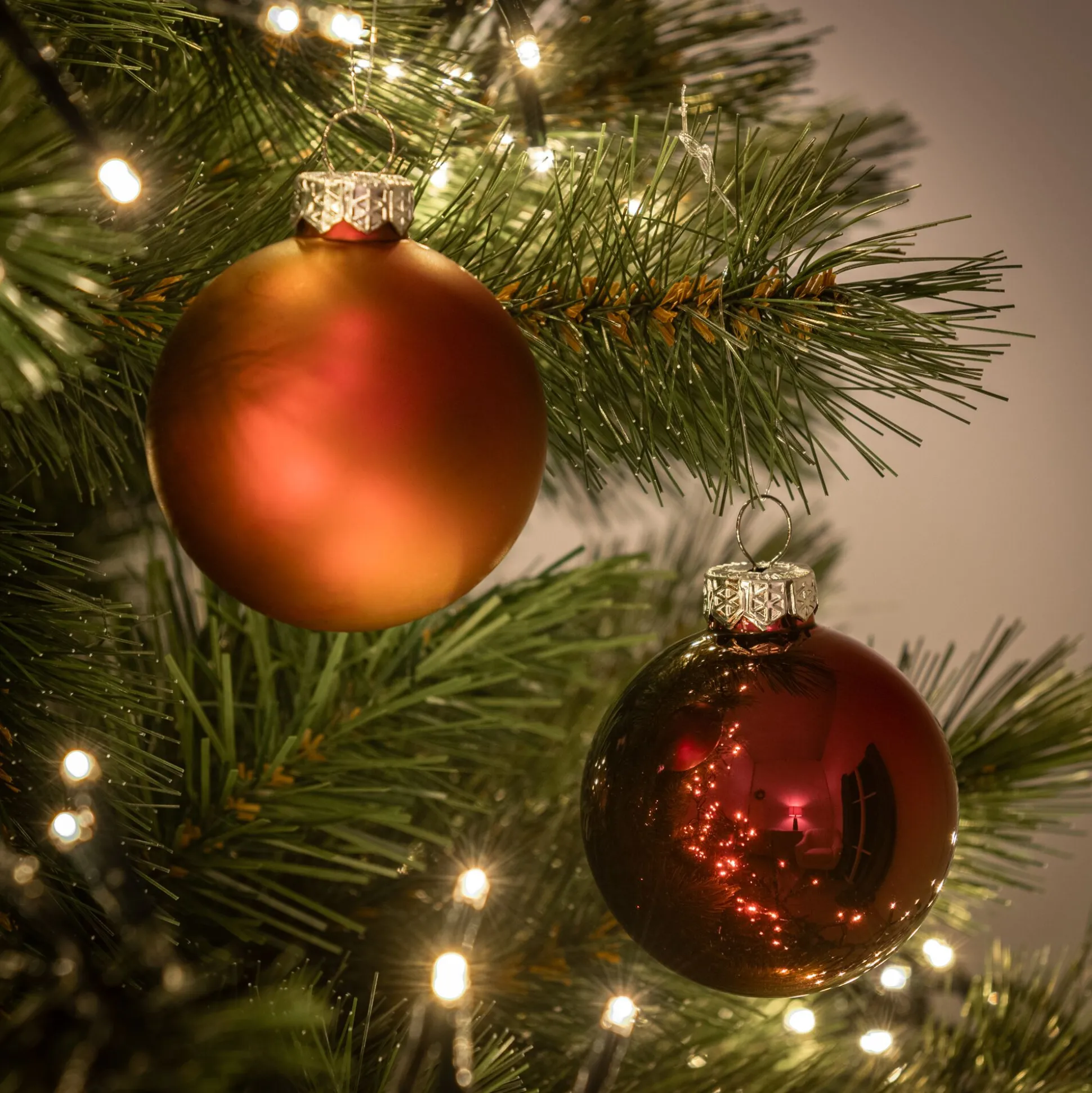 Lot de 12 boules de Noël rondes en verre D6cm - rouge