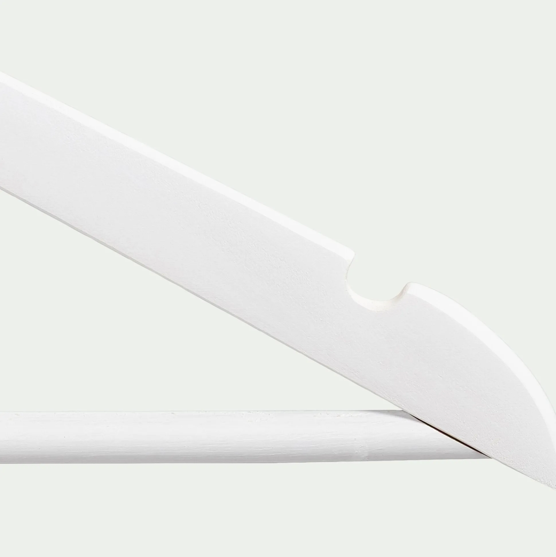 Lot de 5 cintres en bois - gris