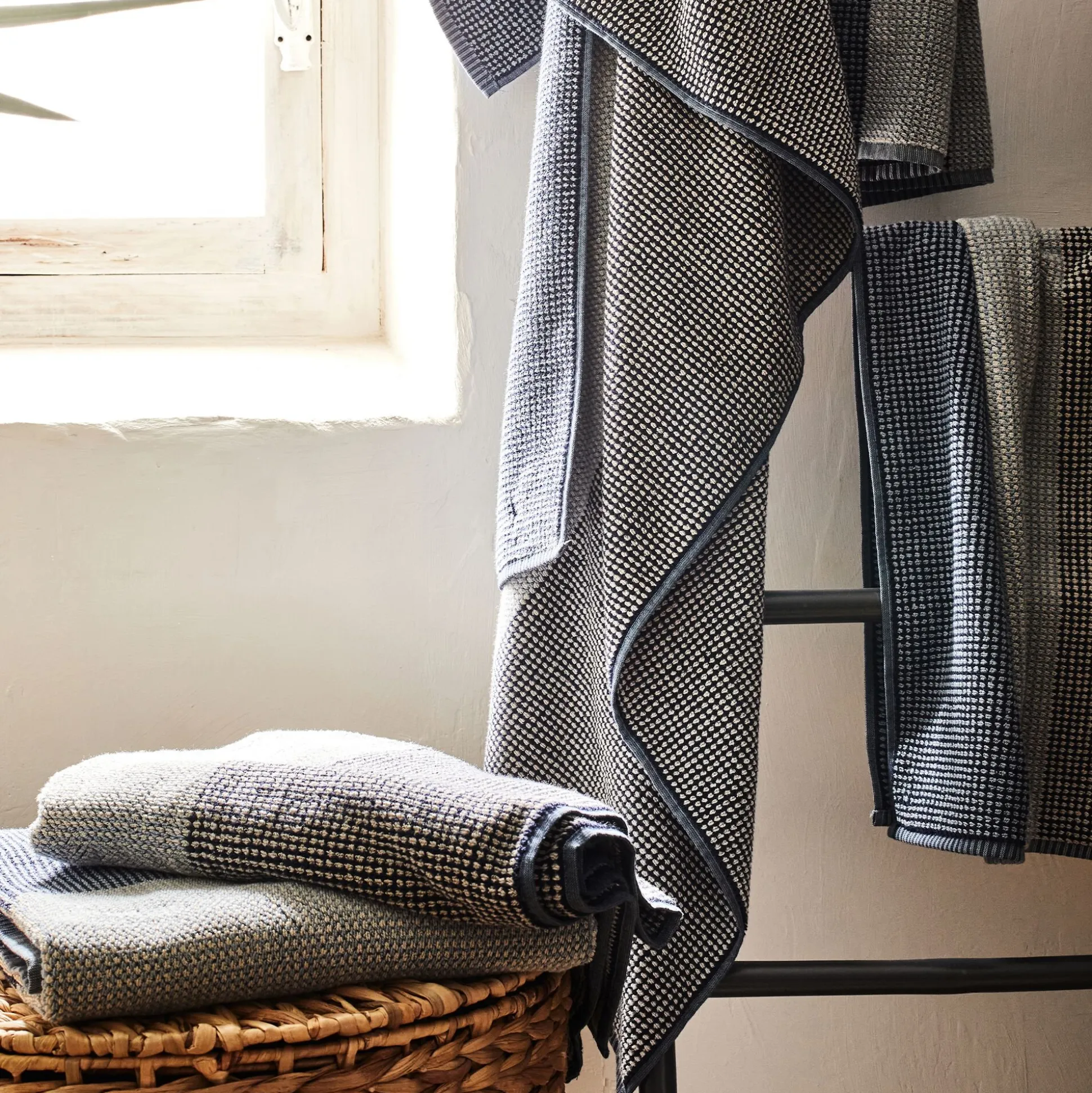 Lot de 2 serviettes invité bouclette jacquard en coton - bleu 30x50cm