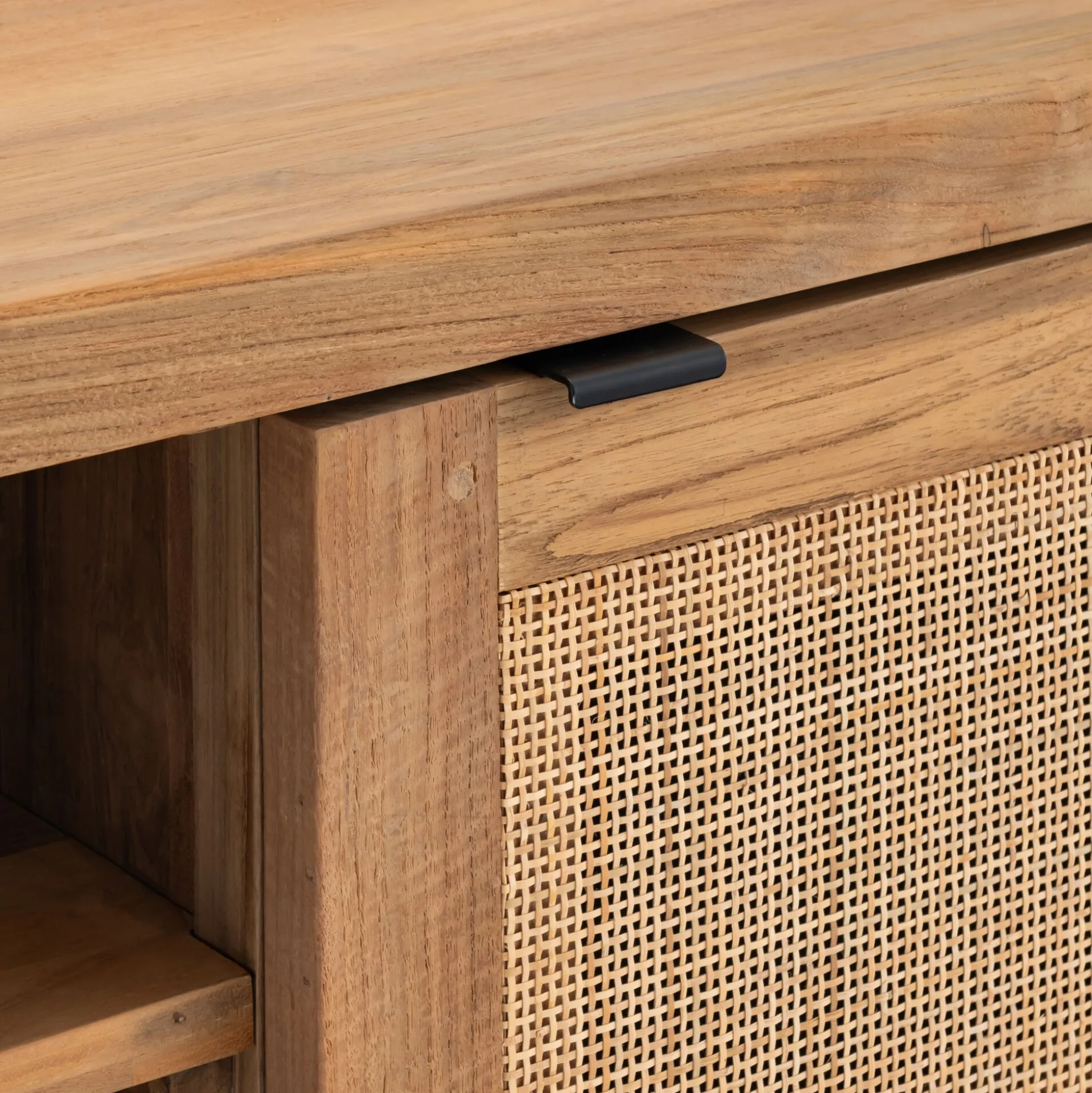 Meuble tv 2 portes en teck recyclé et cannage L150cm - bois clair