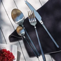 Ménagère 16 pièces en inox satiné et manche noir