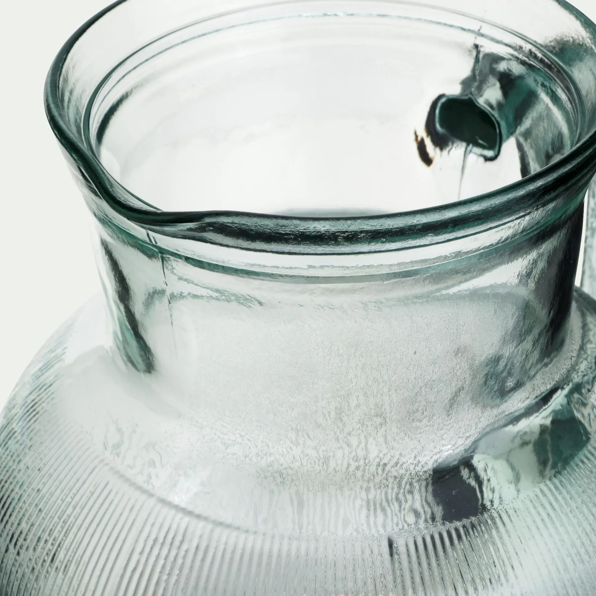 Pichet avec anse en verre recyclé 2,3 L - transparent