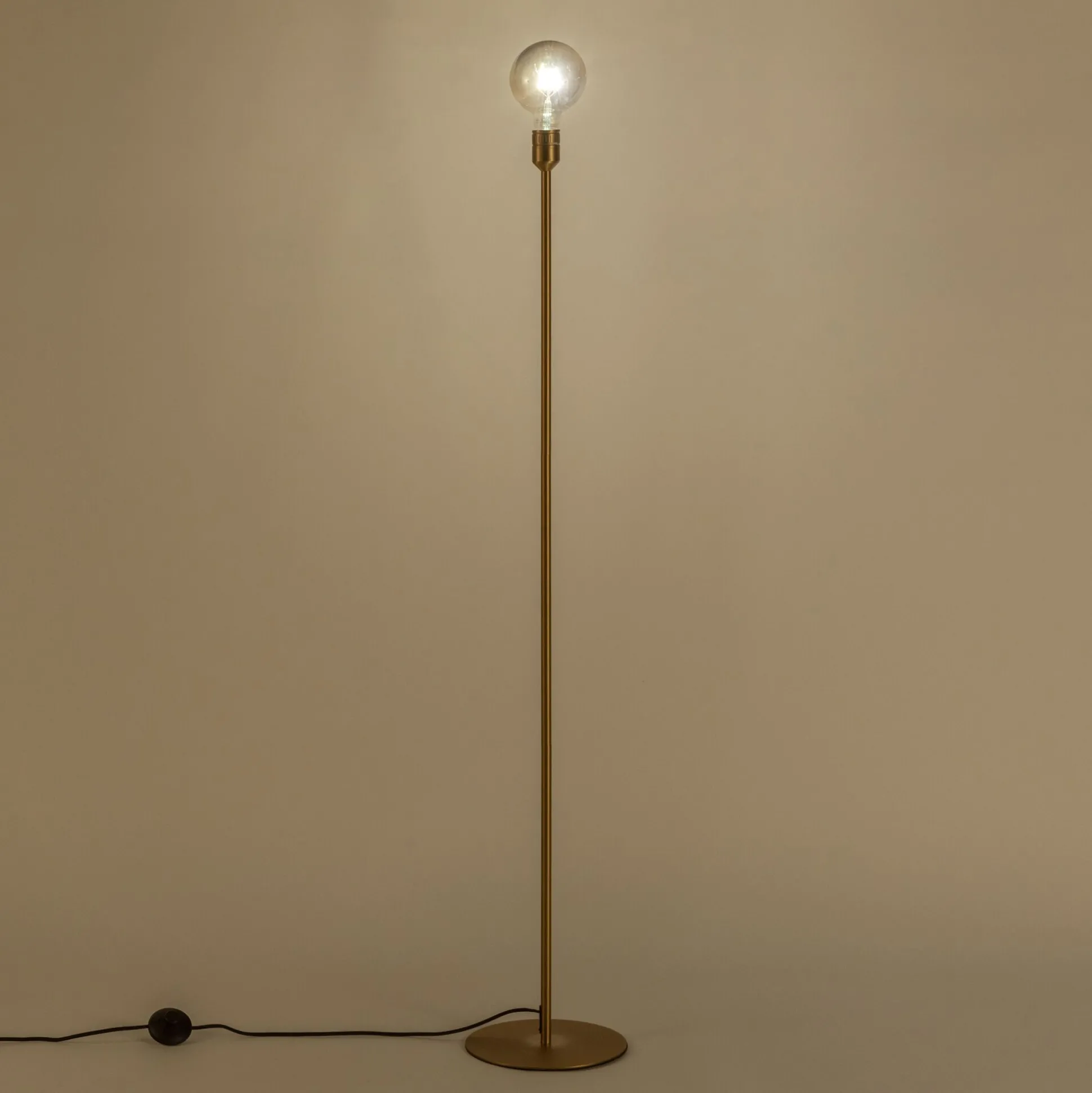 Pied de lampadaire électrifié en acier - doré H146cm