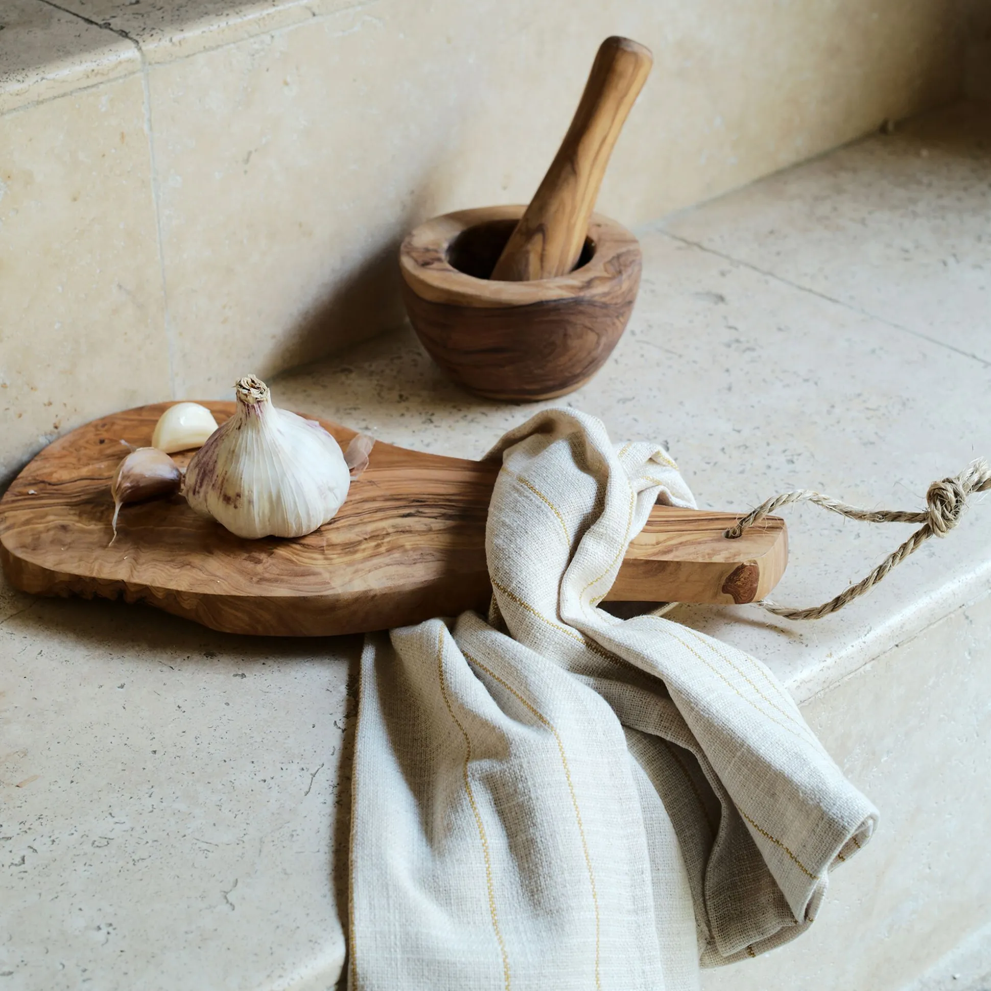 Planche de présentation organique en bois d'olivier 14x35cm - naturel