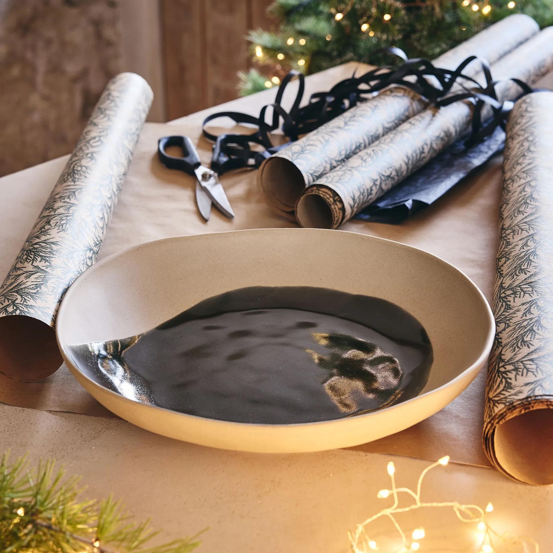 Plat de présentation à motif en grès L36,6cm - beige alpilles