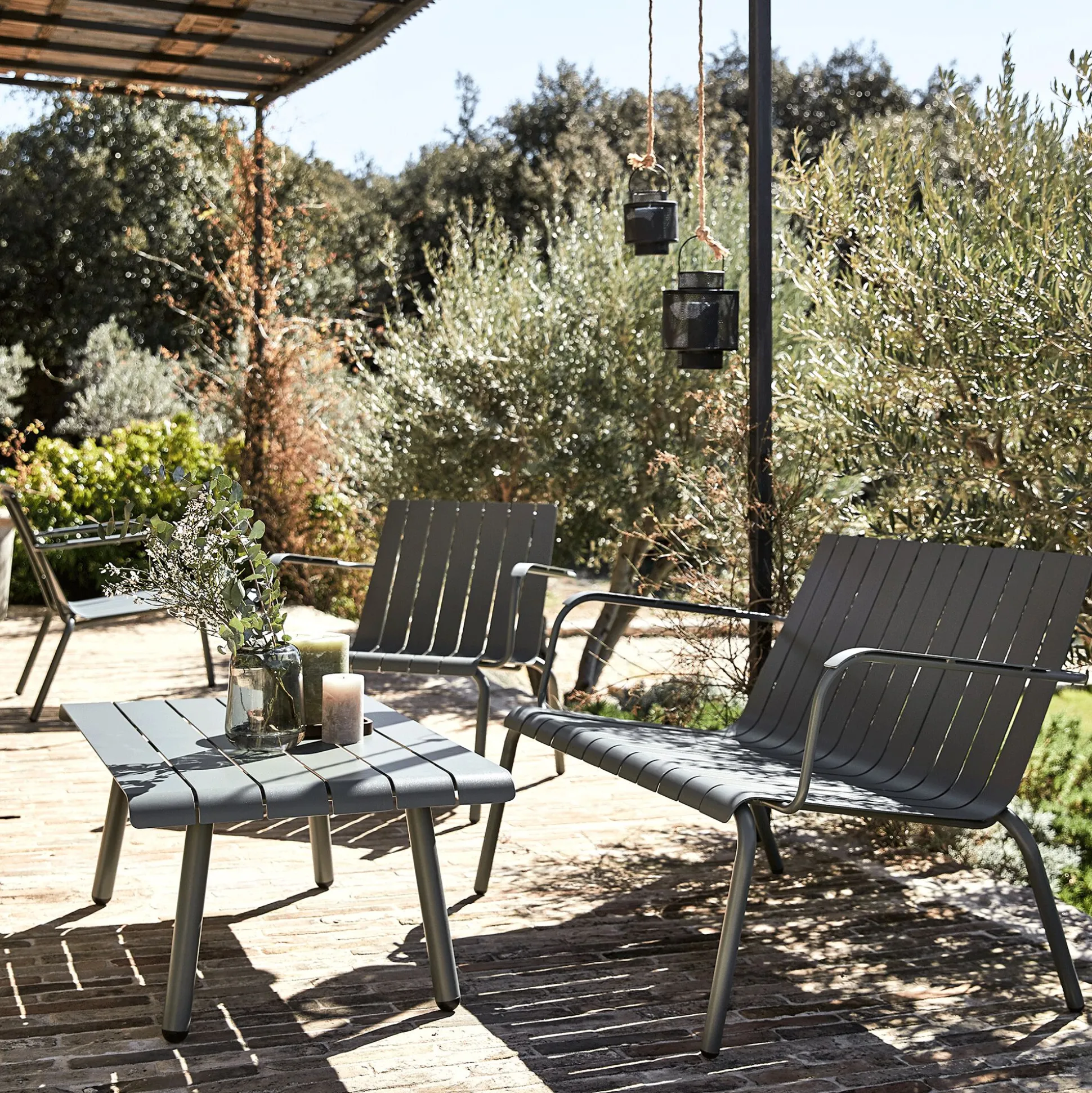 Salon de jardin en aluminium - vert cèdre (3 places)