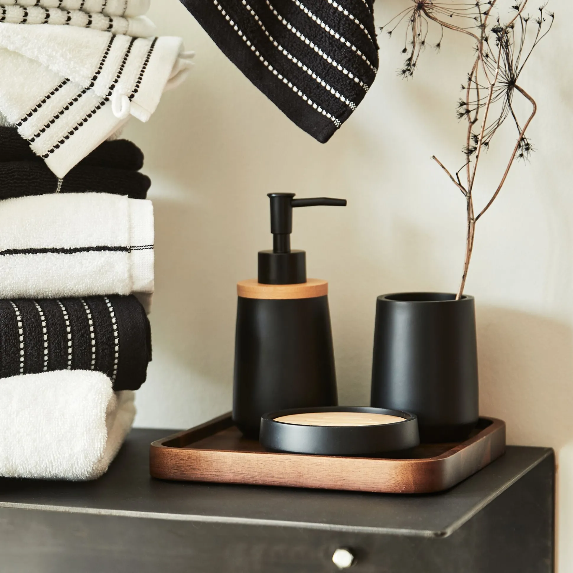 Set de salle de bain en polyresine - noir