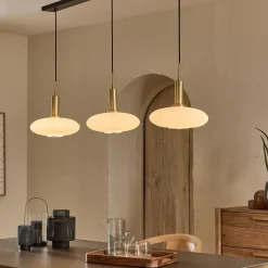 Suspension électrifiée à 3 globes en verre opalin H70cm - blanc