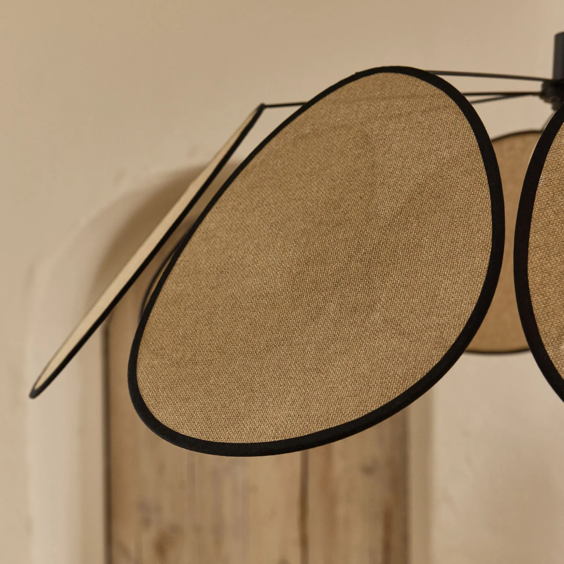 Suspension électrifiée en cannage D110cm - naturel