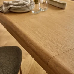 Table de repas extensible en chêne - bois clair (10 à 12 places)