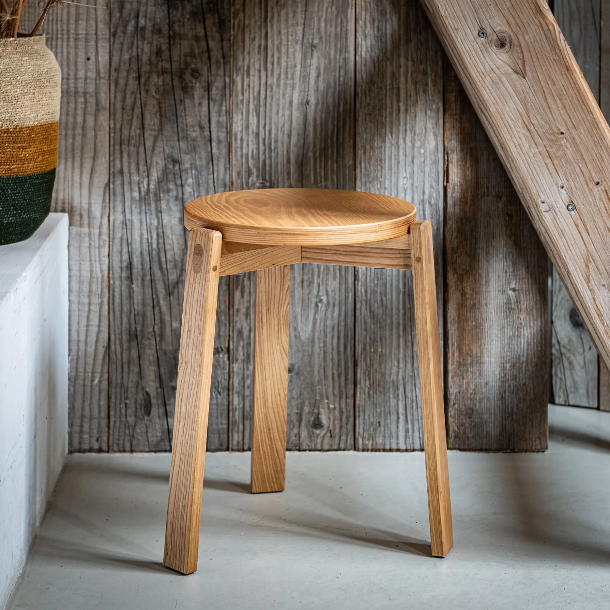 Tabouret bas en bois de frêne H45cm - naturel