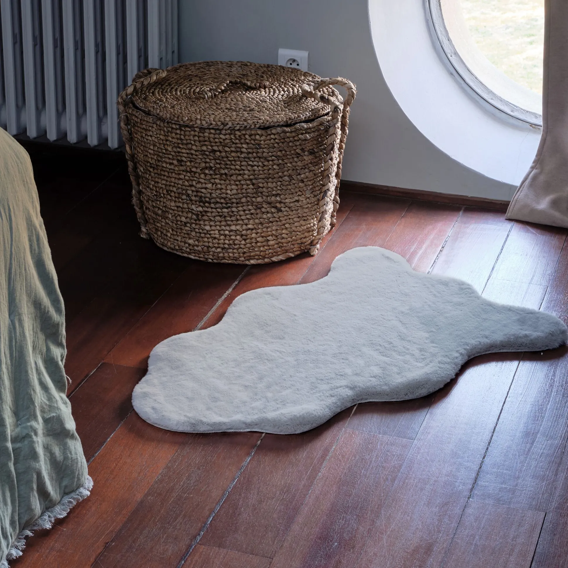 Tapis imitation fourrure - gris 60x90cm