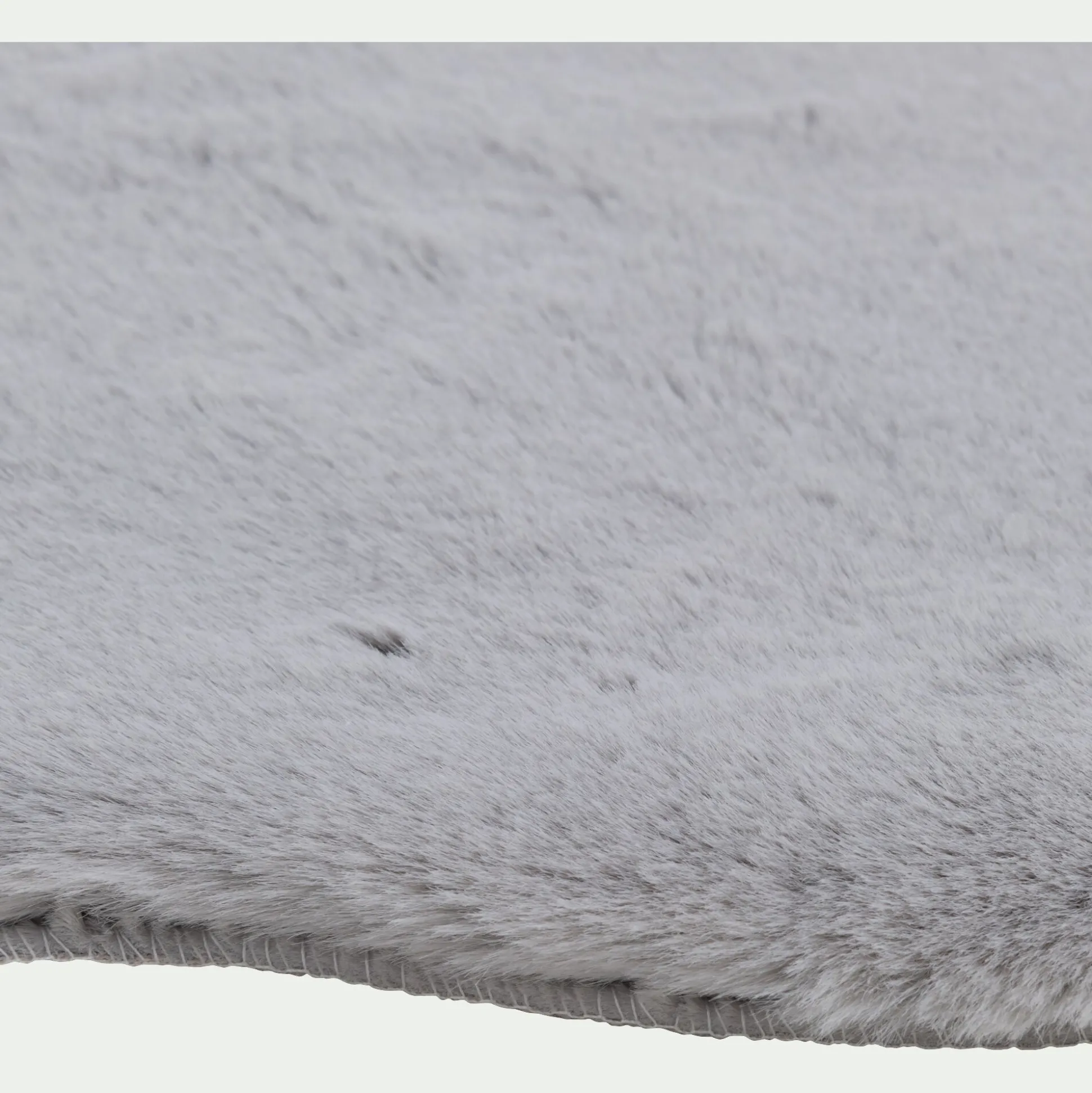 Tapis imitation fourrure - gris 60x90cm