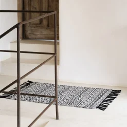 Tapis inspiration aztèque en coton - noir et blanc 60x90cm