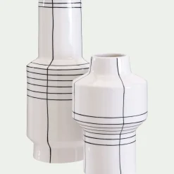 Vase contemporain en céramique à rayures H35cm - blanc