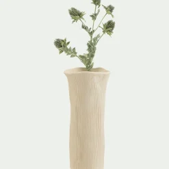 Vase contemporain en faïence striée H31,5cm - blanc
